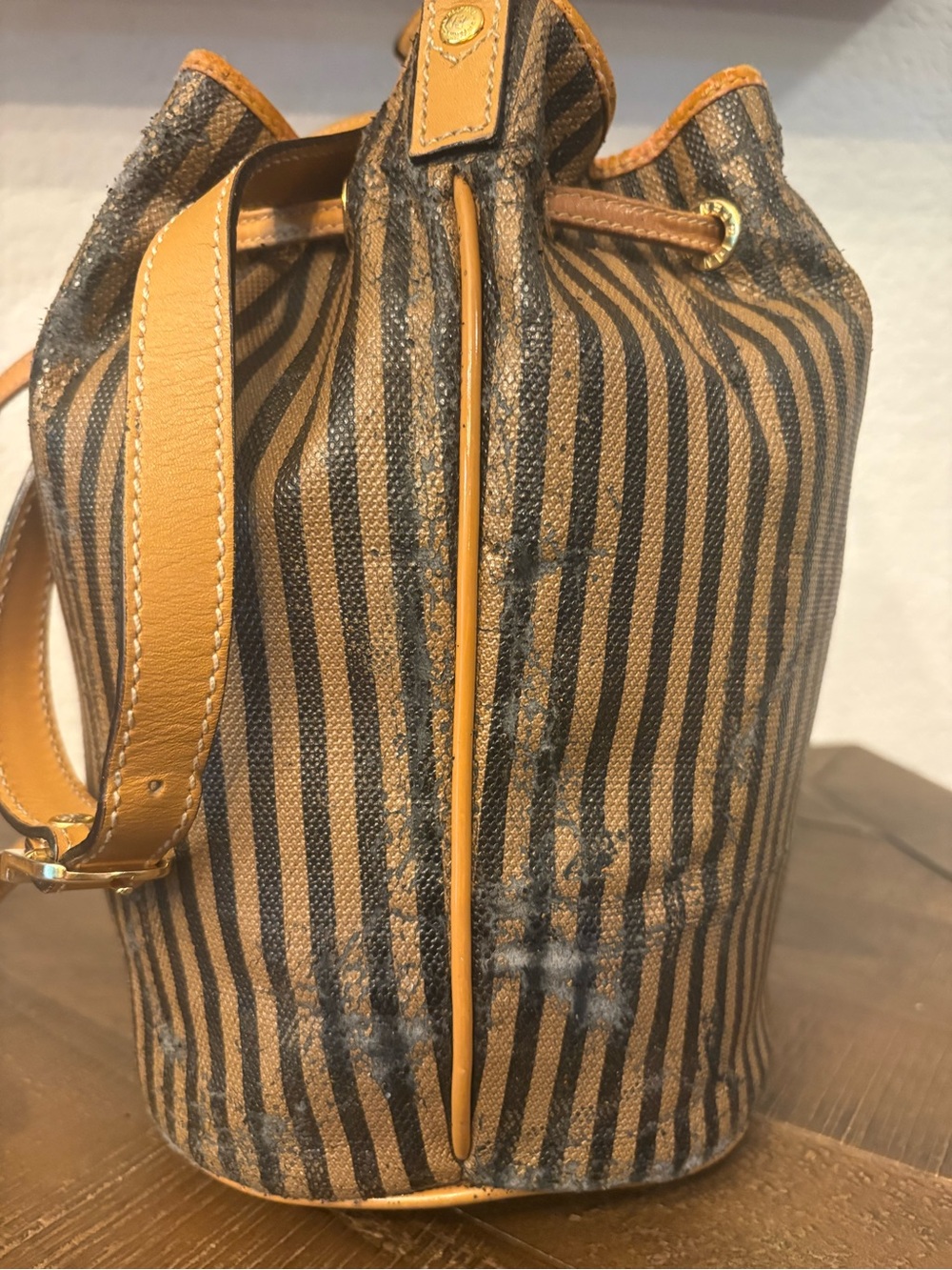 Vintage Fendi Pequin Stripe Bucket Bag Crossbody | Italy 1925 | Rare Vintage - Picture 5 of 14